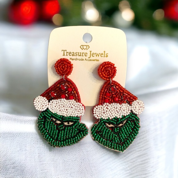 Treasure Jewels Jewelry - *NEW* Treasure Jewels Grinch Earrings